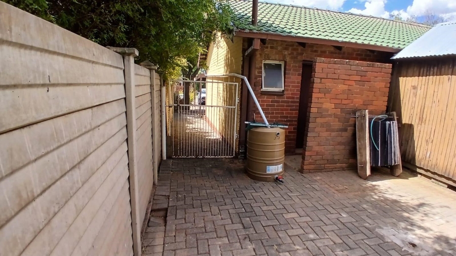 5 Bedroom Property for Sale in Pellissier Free State